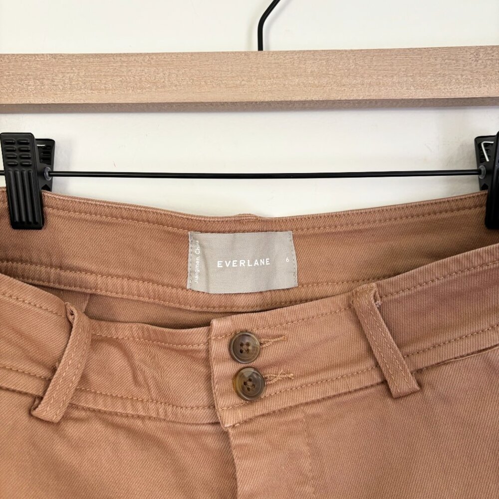 Everlane dark khaki shorts with large pocets on back - Picture 2 of 5